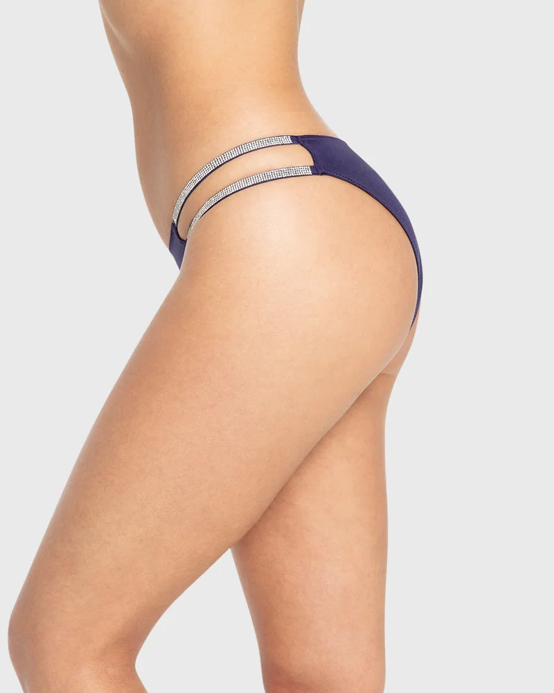 لا سينزا لانجيري ديفا تشيكي بانتي